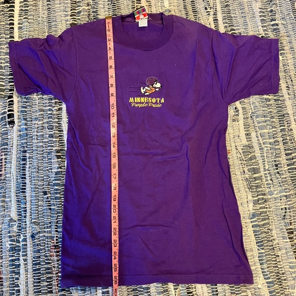 NWOT Small Purple Embroidered Minnesota Purple Pride Peanuts Tee - Picture 3 of 6